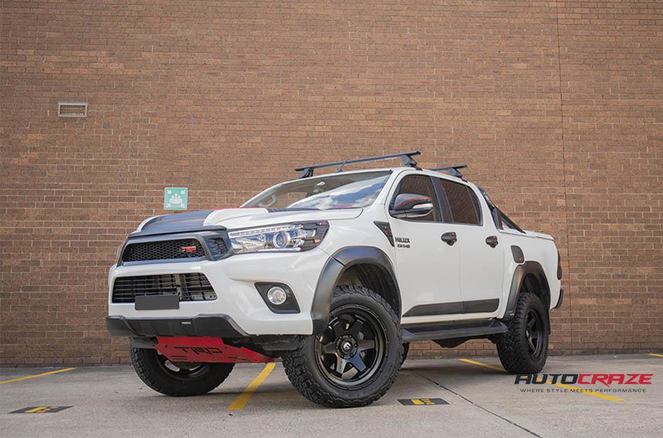 TOYOTA HILUX N80 4WD SHOK MATTE BLACK